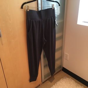 Onzie High Waist Pant in Midnight, NWT SzS/M